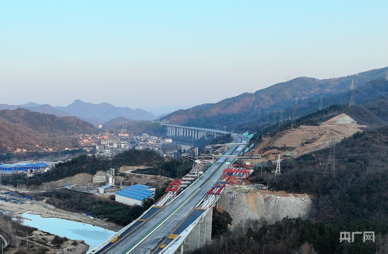 和襄高速天堂寨支线： 在大别山腹地吹响冲