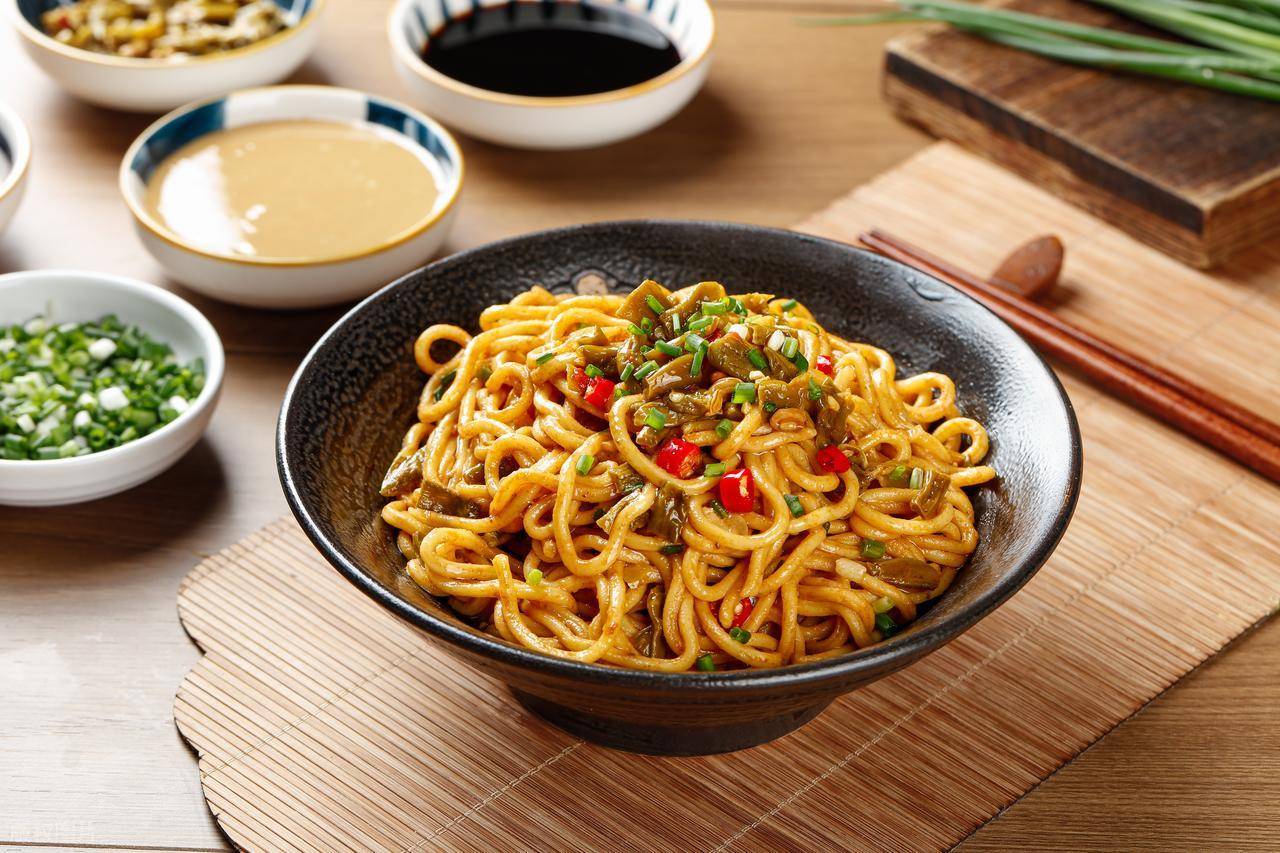 武汉热干面行业现状与调味机市场适配性分析